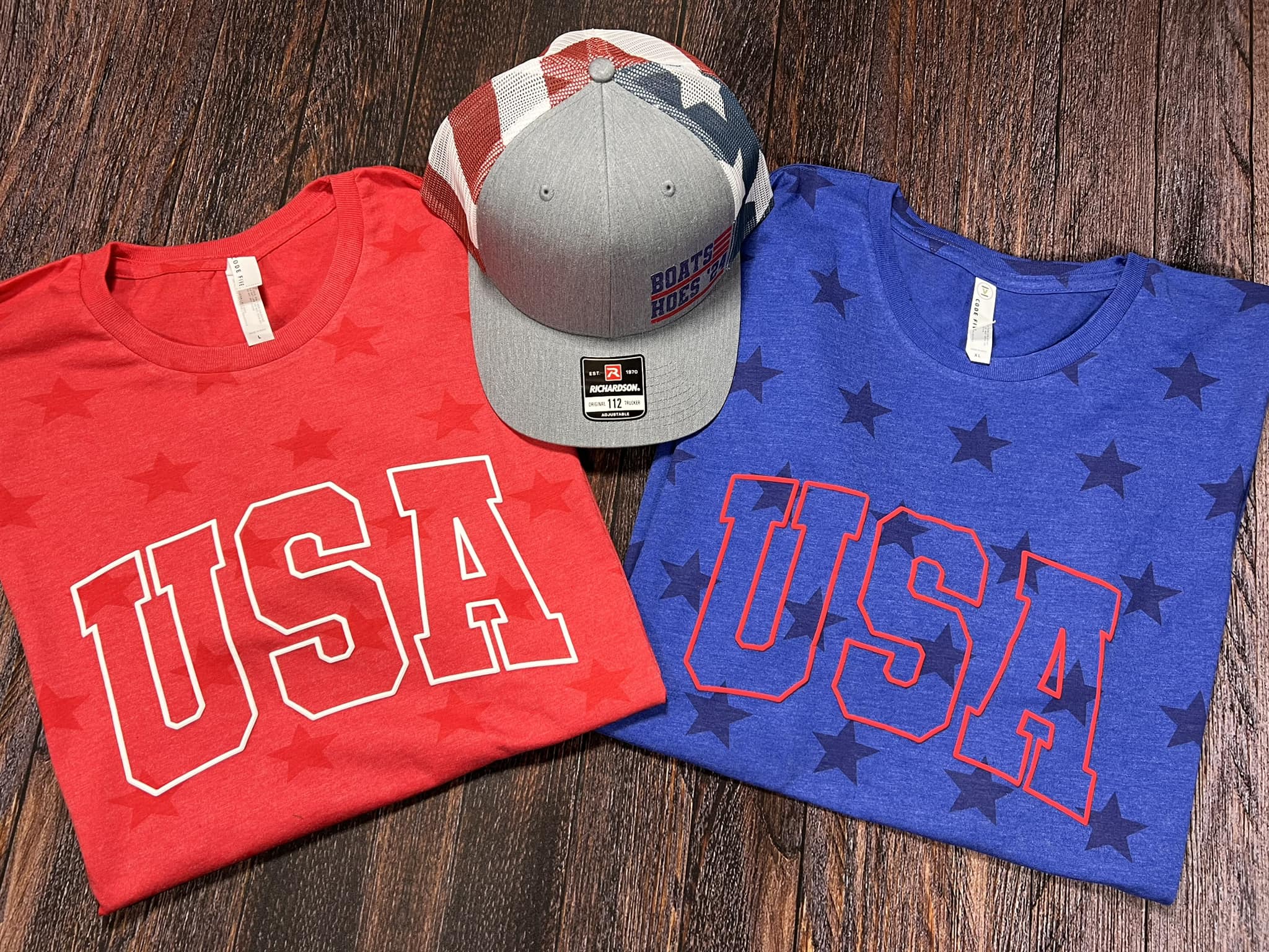 USA White Puff Red Star Short Sleeve