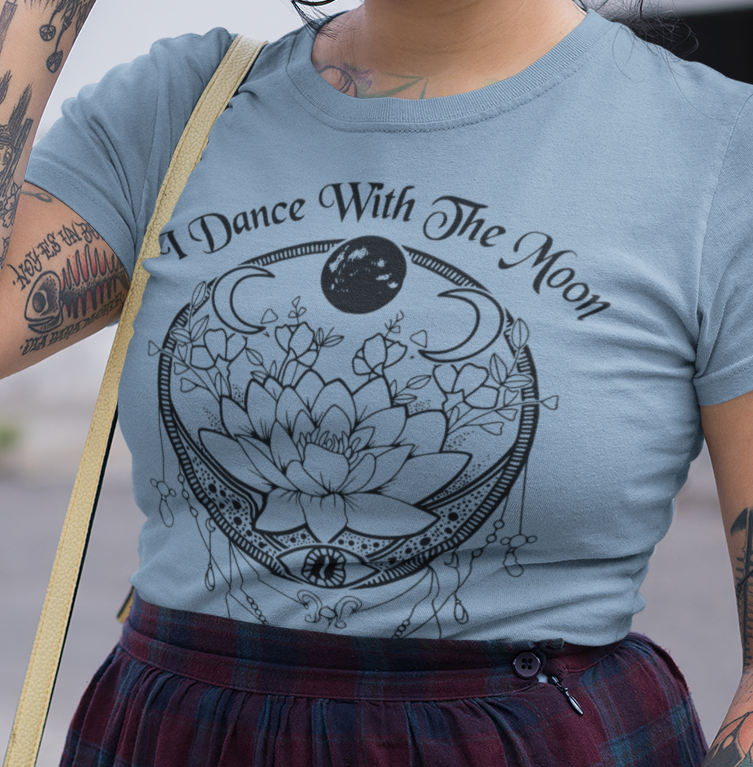I Dance With the Moon