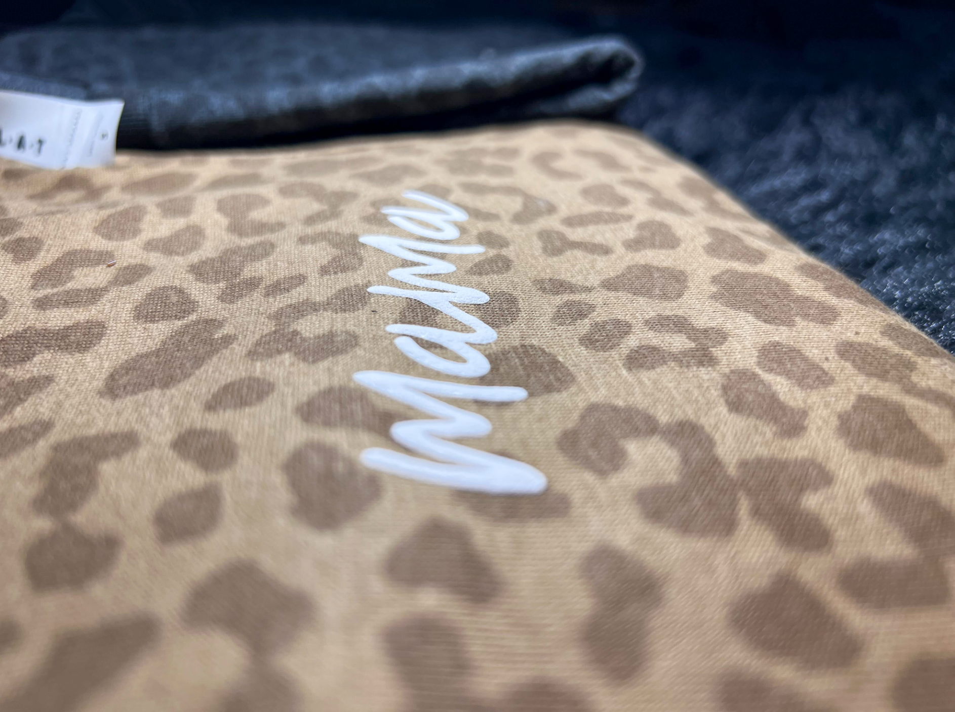Leopard Mama Script Puff Pocket