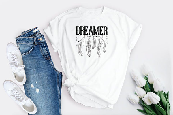 dreamer feathers tee